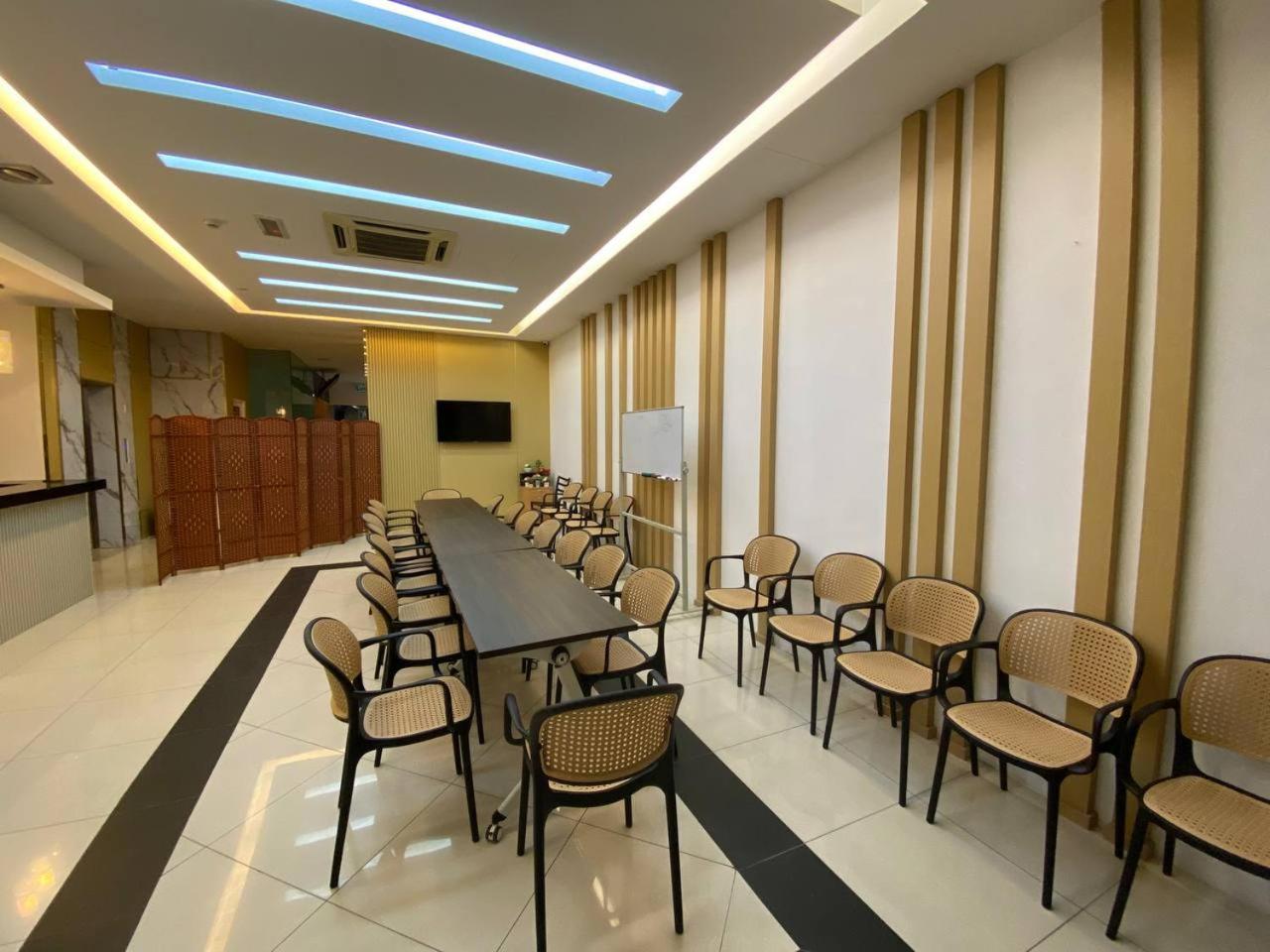 Bangi Business Hotel Kampong Sungai Ramal Dalam Dış mekan fotoğraf